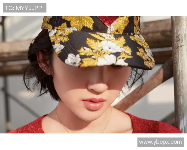 足球明星们的卷发风潮背后隐藏的时尚密码与个性魅力分析